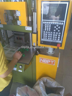 PT-450 VERTICAL Babyplast Spritzgießmaschine 7,5 kW Rohrkopf Spritzgießmaschine