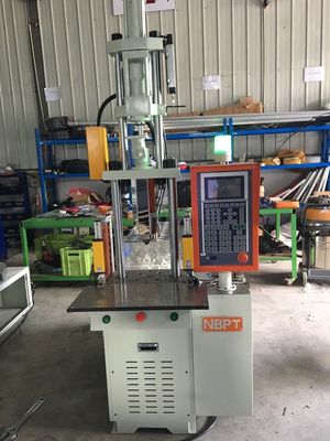 1.6T PT-450D Vertikal gleitender Tisch Kunststoffspritzer