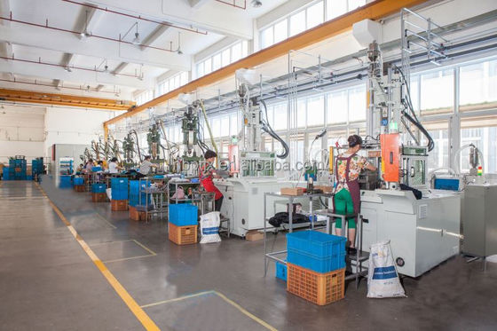 Vertikale Spritzgießmaschine Spritzgießmaschinen für Stecker