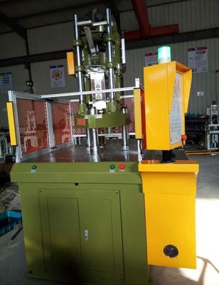 Vertikale LED-Glühbirnhalter machen Dreh-Injektionsmaschine