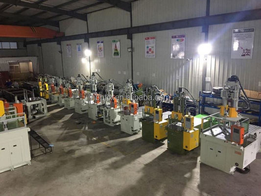 Vertikale Spritzgießmaschine