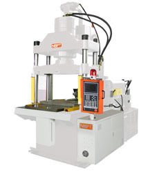 Vertikale Spritzgießmaschine für Fahrzeugkante