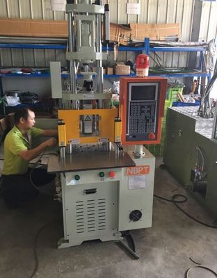 Vertikale PT-550 BMC thermosetzende vertikale Kunststoff-Bakelit-Injektionsformmaschine DAP/BMC